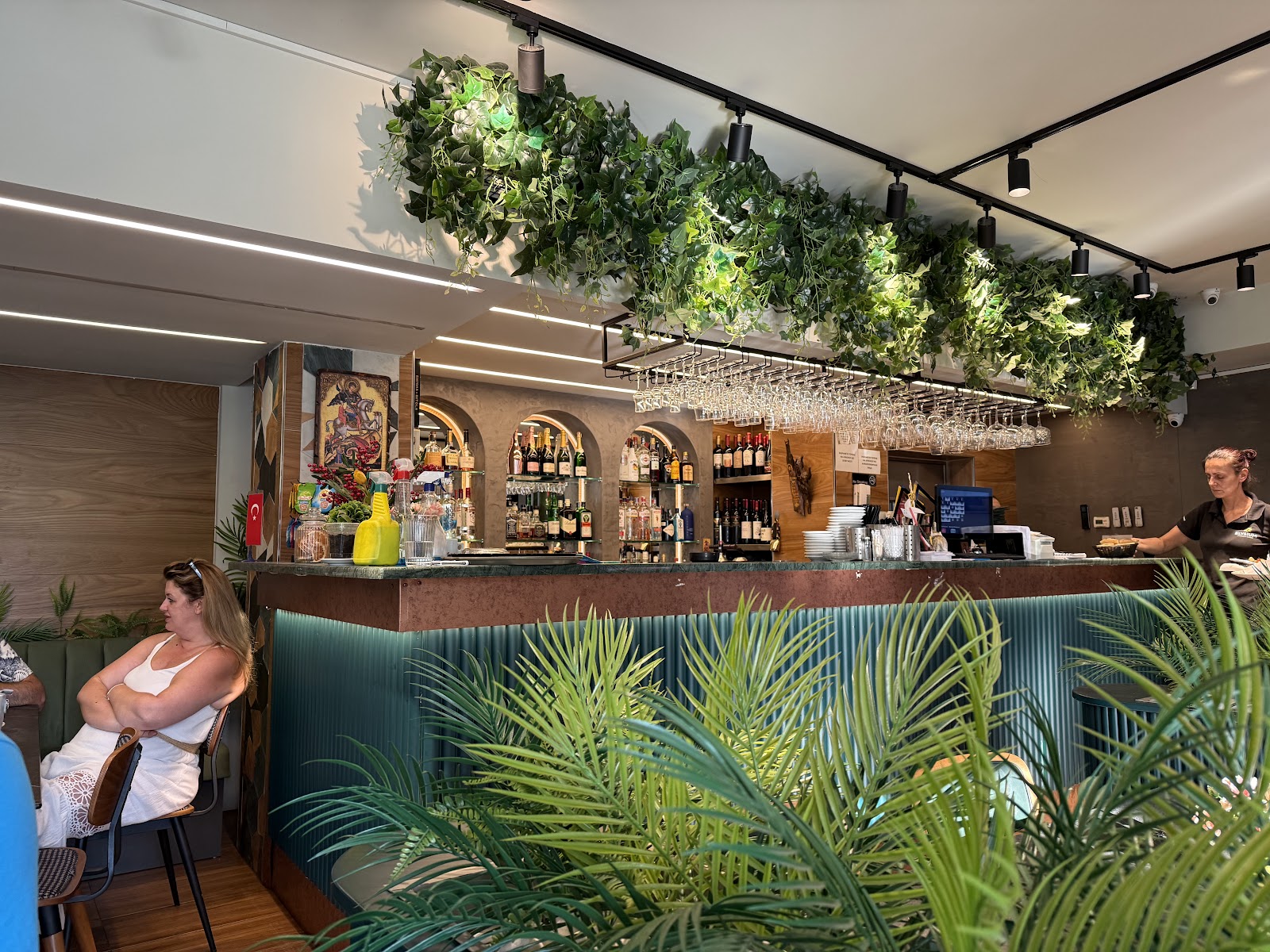 ElysiuM Kitchen & Bar interior in Bitola